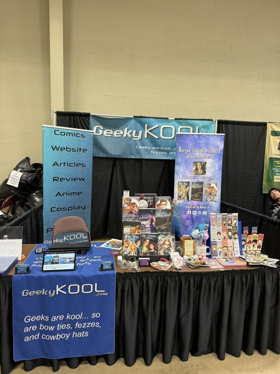Working the Oz-Con Booth with Morgan Straughan Comnick